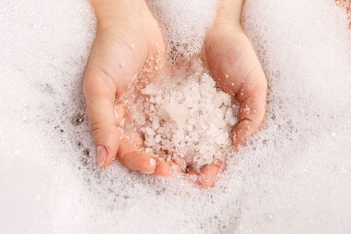 Wet-Salt-Therapy-Salt-Scene